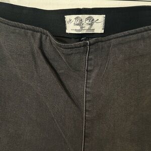 Free People We The Free Gray Distressed Black Pull-on Flares Stretch 32 Short